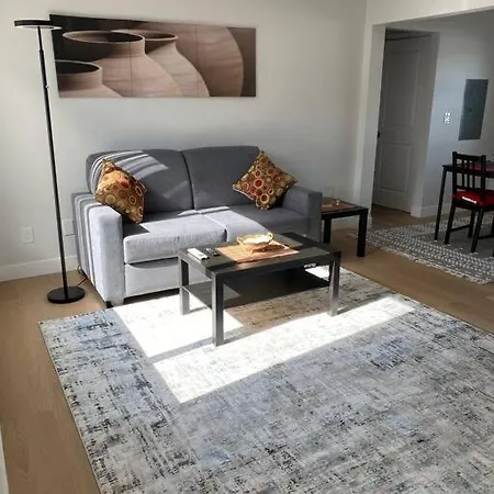 4 Stanford! Furnished Apartment, Gated Parking, Laundry